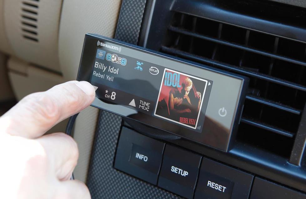 siriusxm commander touch dash mount